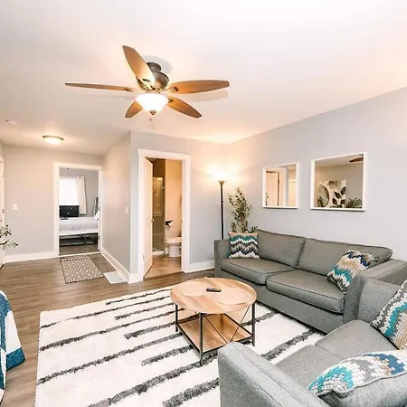 Parking Comfortable Suite